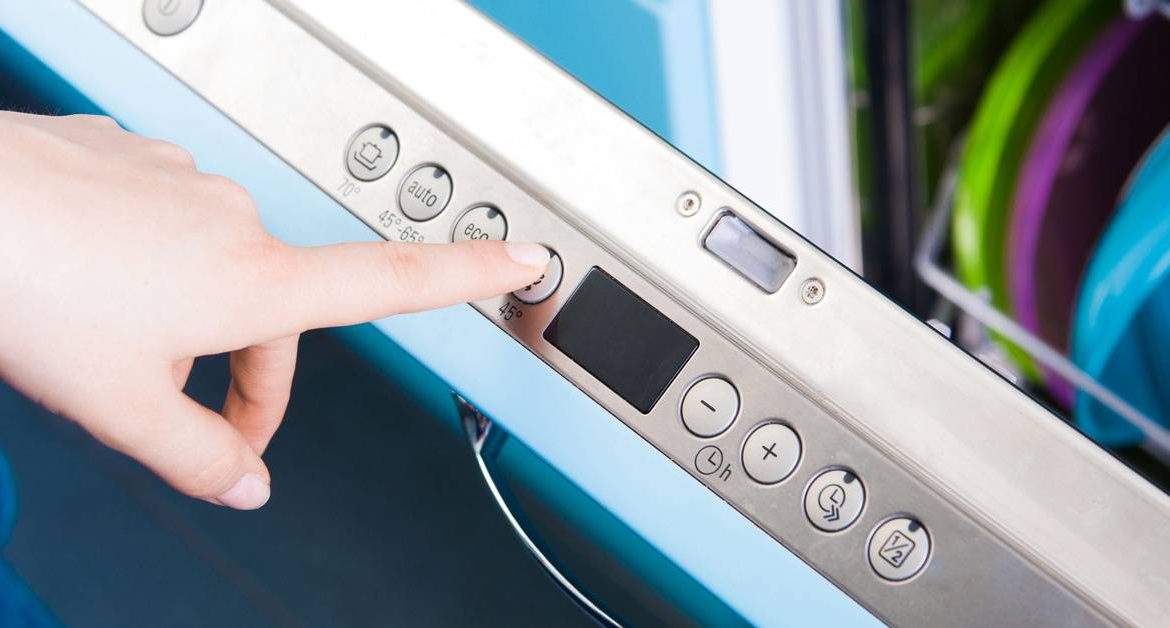 How to Load a Dishwasher Properly - Dishwasher Dos & Don’ts How to Load a Dishwasher Properly - Dishwasher Dos & Don’ts